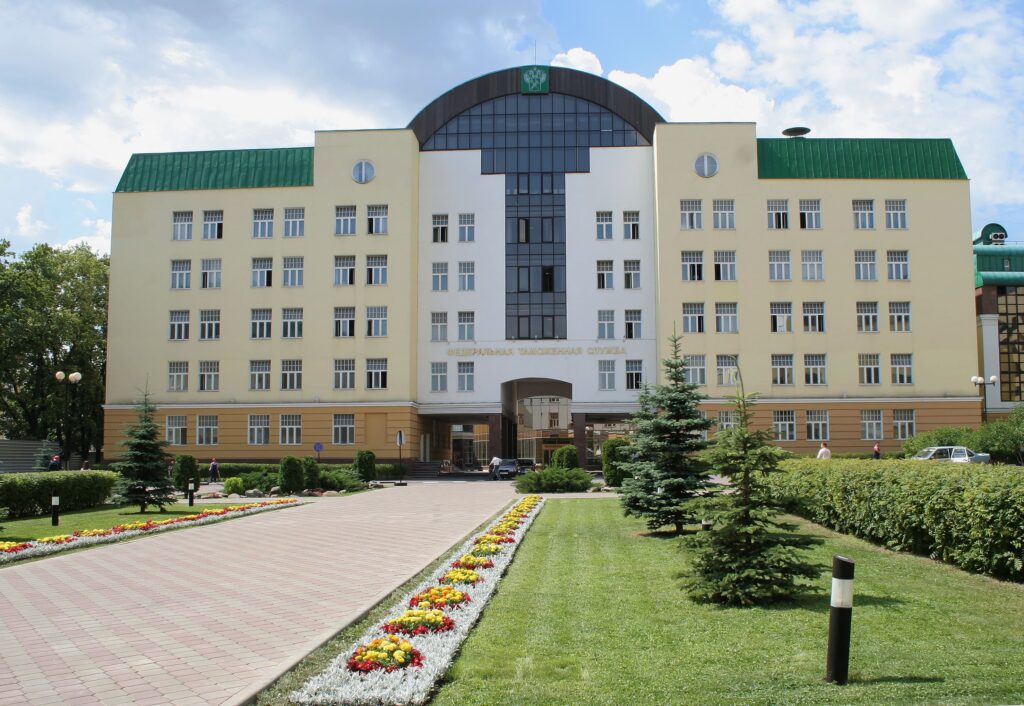 ФТС выполнила 97% плана по перечислениям в бюджет: почти 5,8 трлн рублей уже поступили